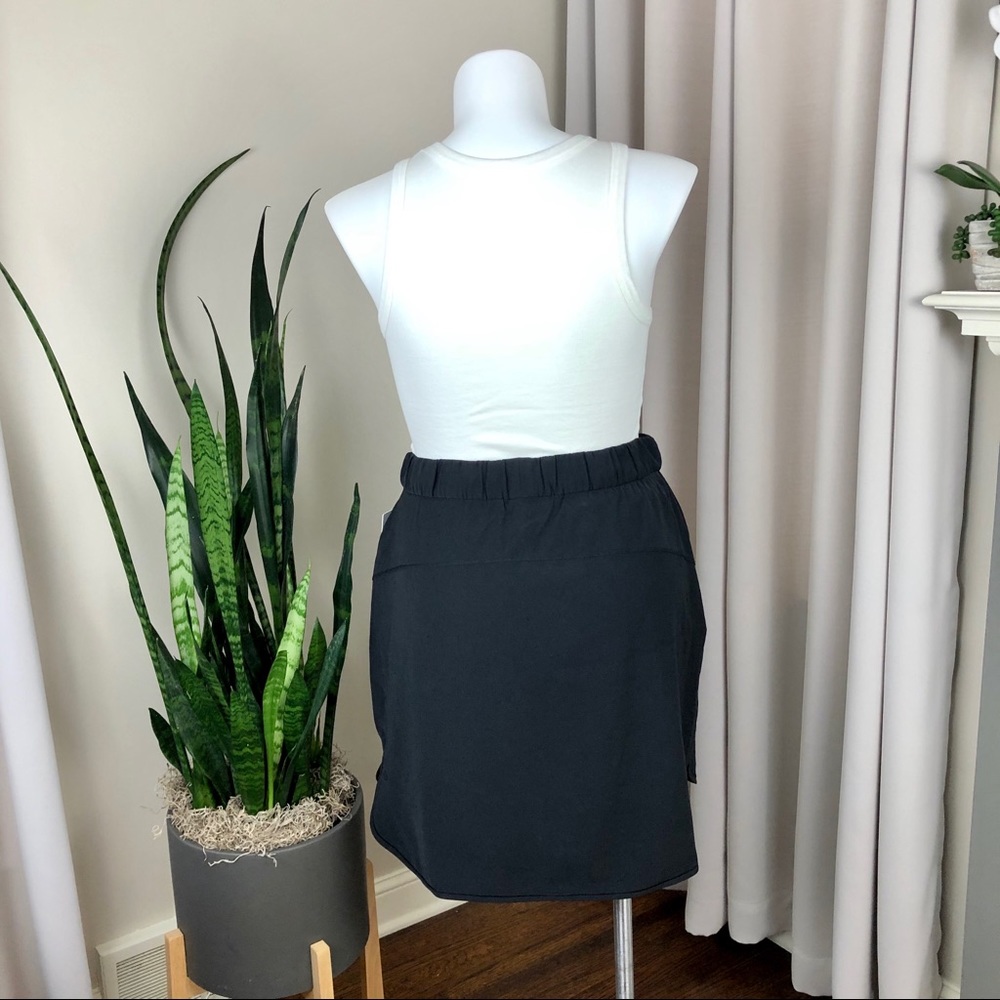 Lululemon On The Fly Black Woven Skirt NWT - Picture 4 of 8